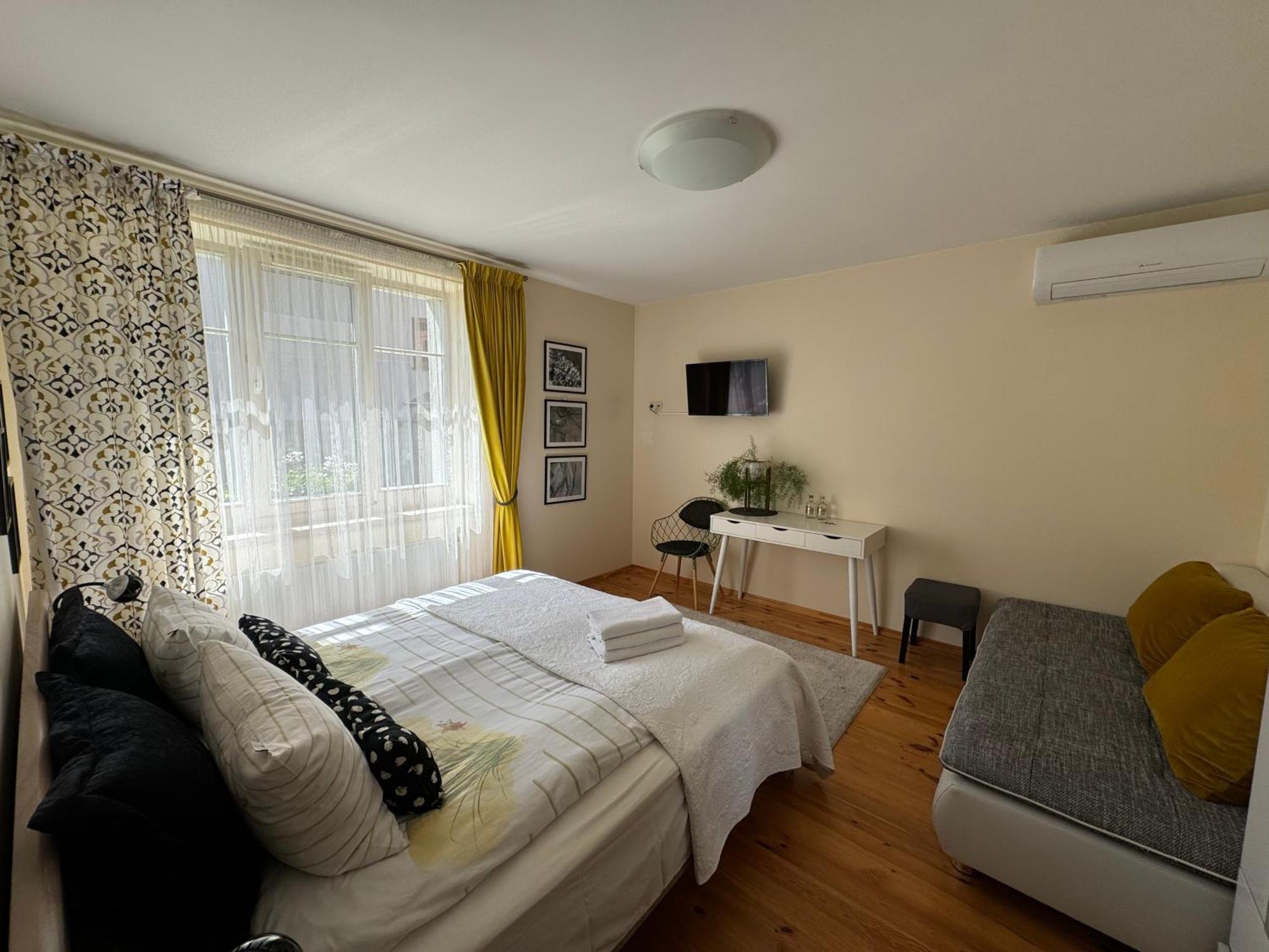 Guest House "8 Smilgos" クライペダ エクステリア 写真
